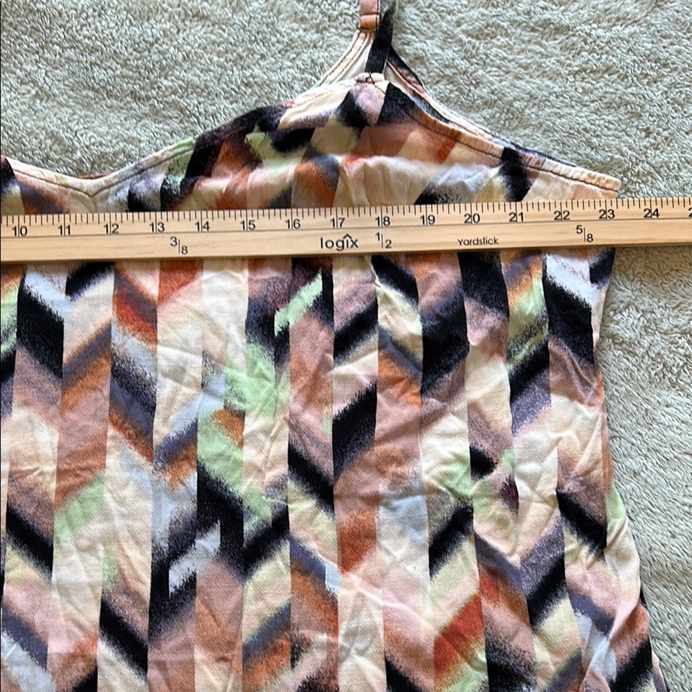 Torrid Multicolored Abstract Print V-neck Camisole with Adjustable Strap New 3X - Picture 4 of 8
